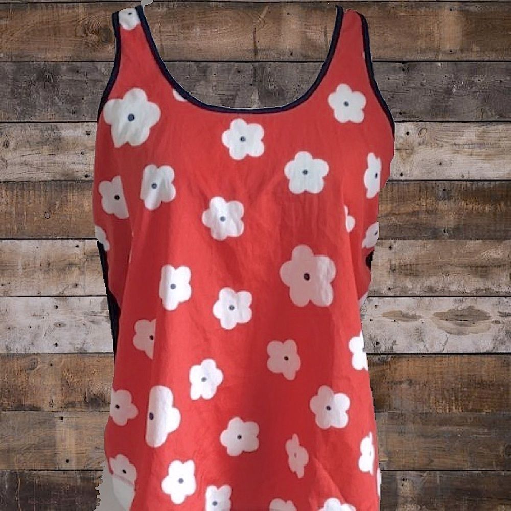 Persaya Open Back Floral Top